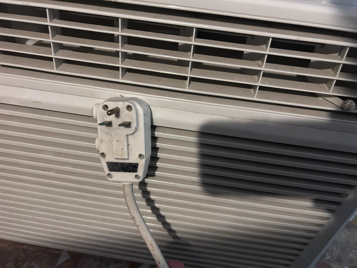 GE Window Air Conditioner AEM18DVL1