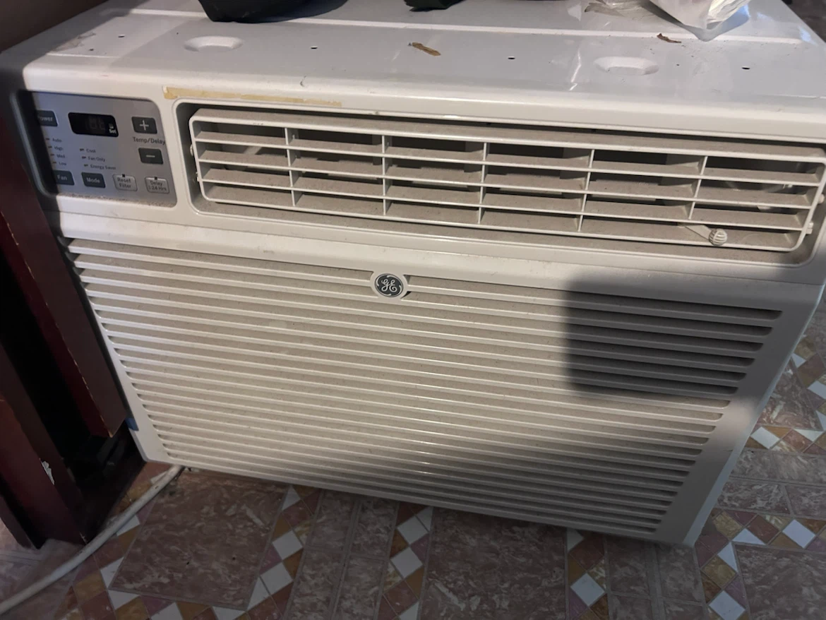 GE Window Air Conditioner AEM18DVL1 - photo 2