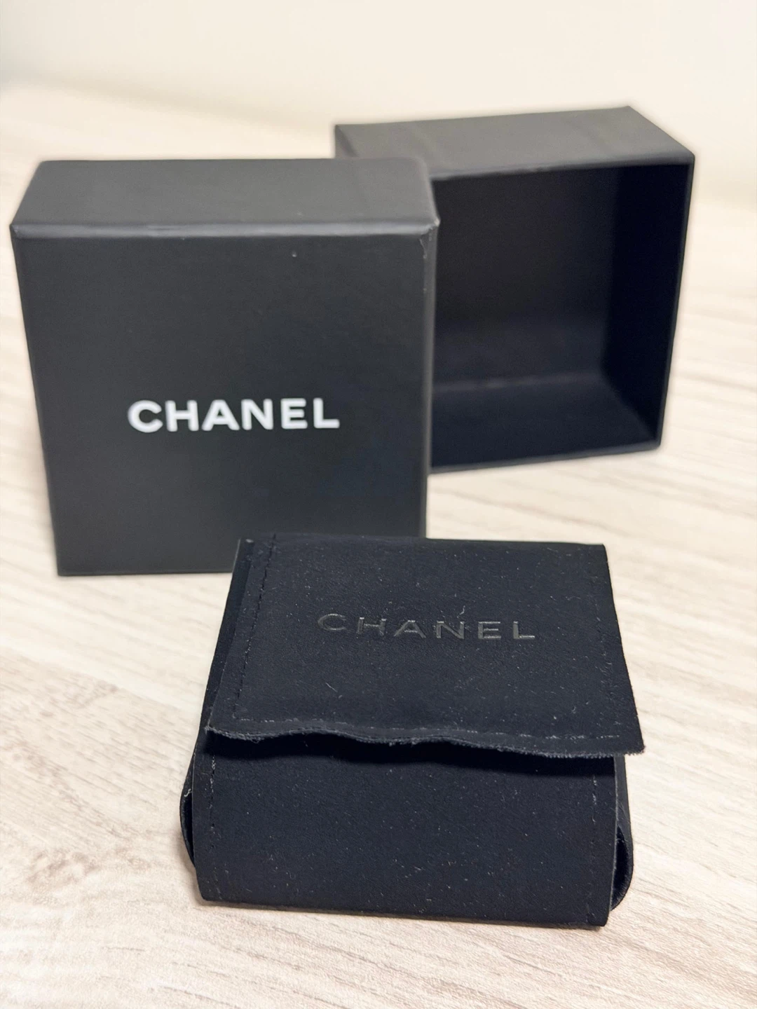 Chanel Crystal CC Logo Earrings - photo 2