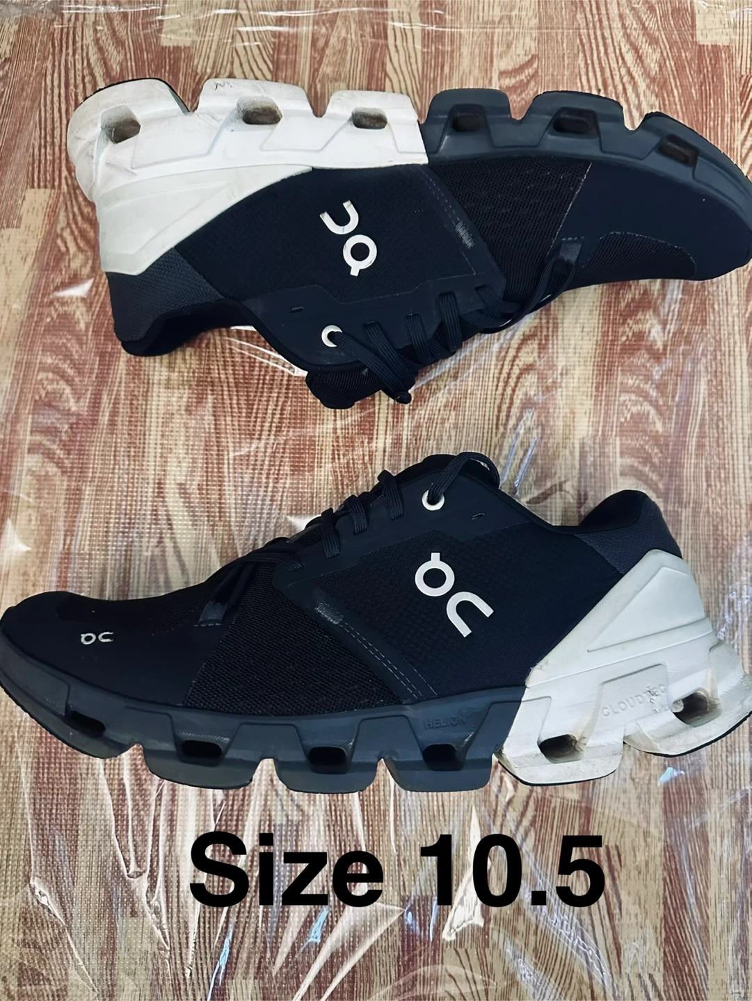 On Cloudflyer Running Shoes Size 10.5 - photo 2