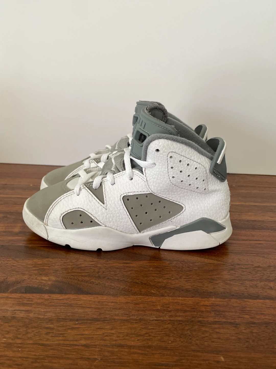 Nike Jordan 6 White Grey Youth Shoes