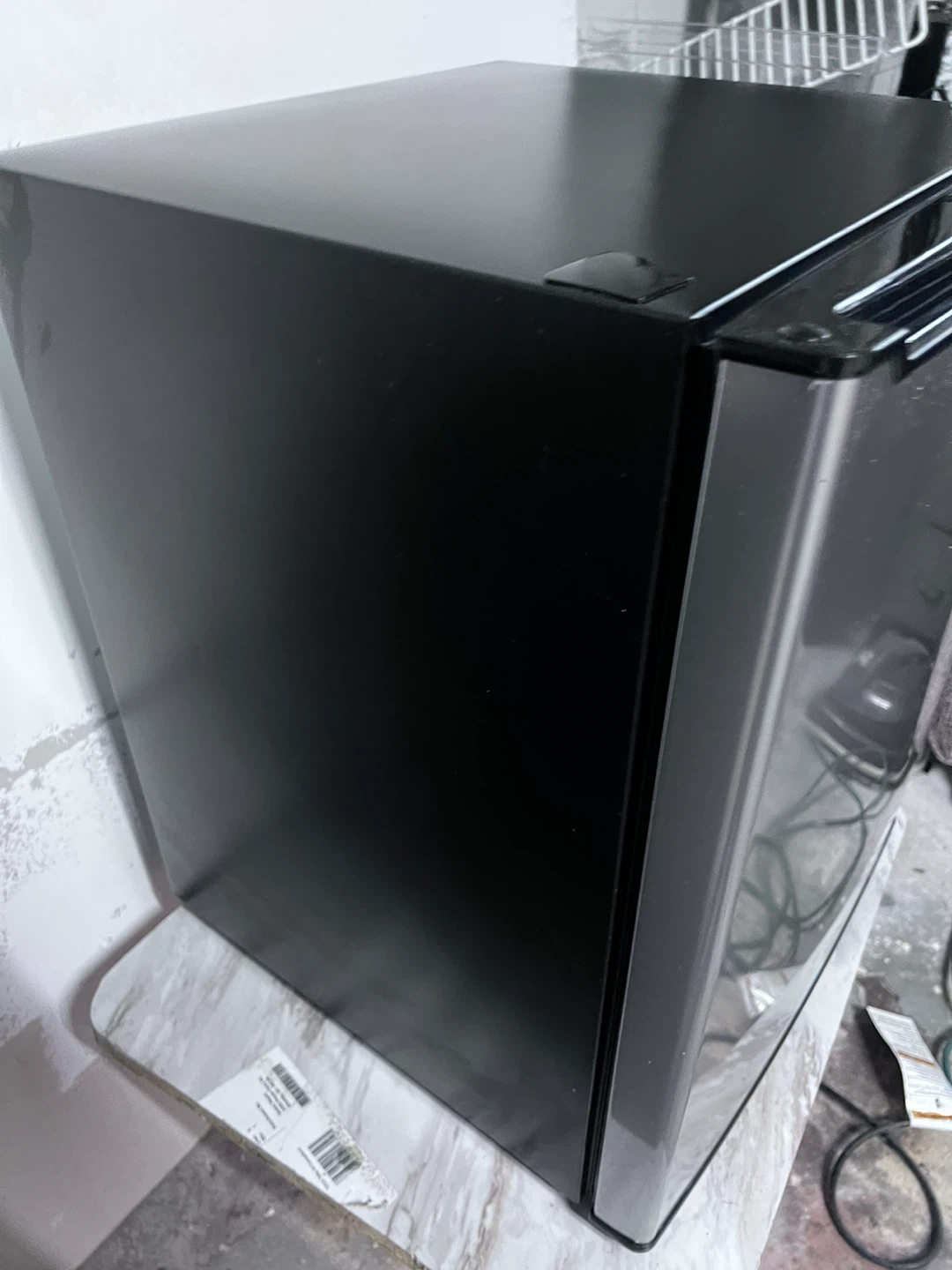 Whirlpool Compact Refrigerator - photo 3