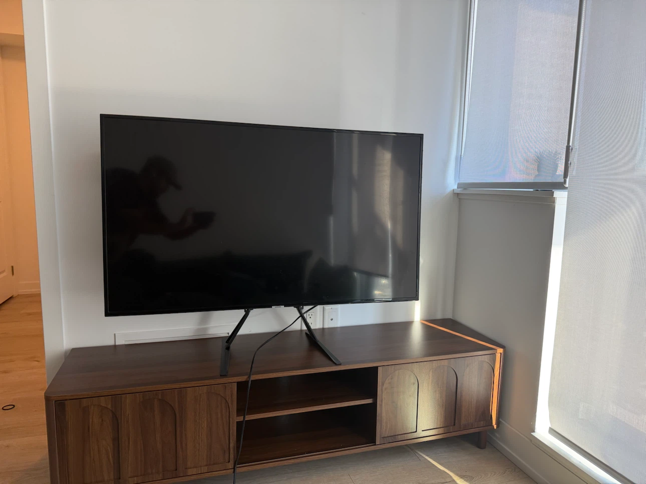 Samsung 50 inch TV and Media Console