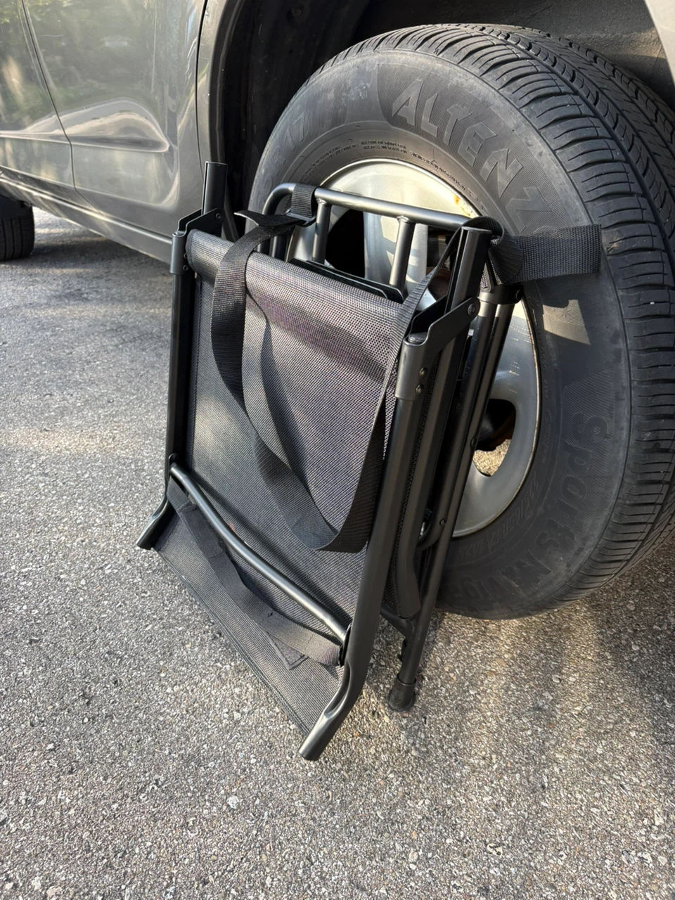 Goplus Portable  swivel Folding Chair - photo 3