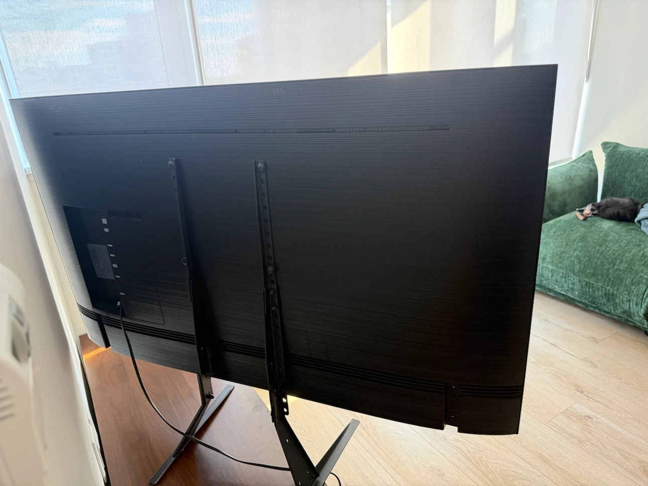 Samsung 50 inch TV and Media Console - photo 4