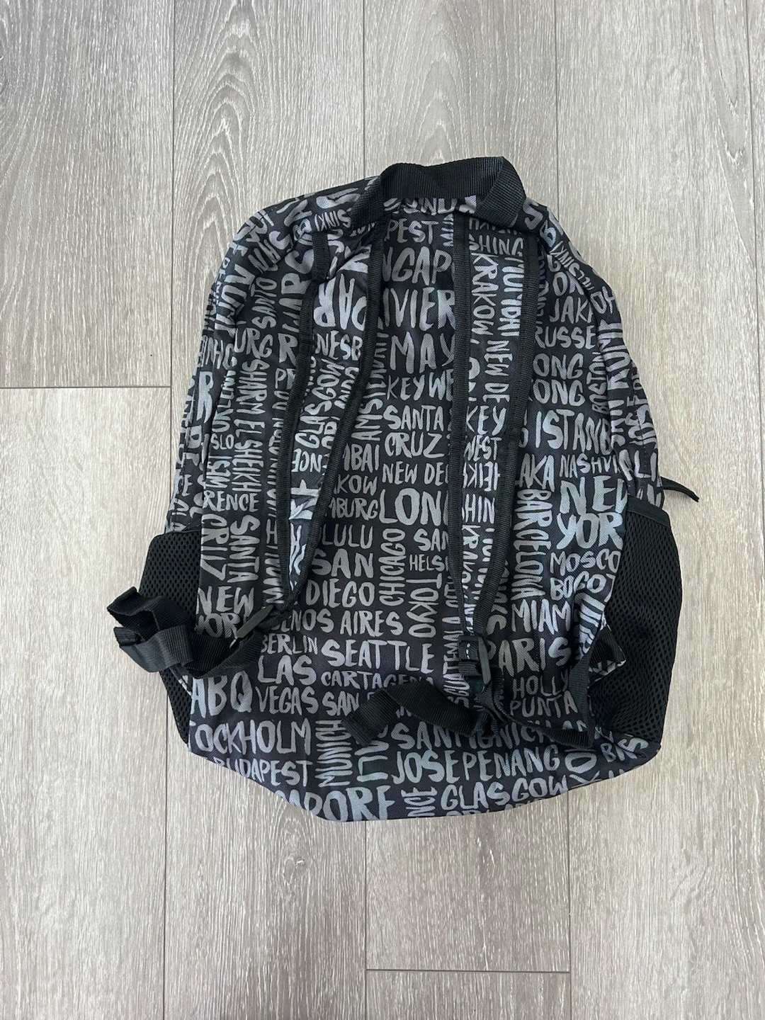 Hard Rock Cafe Black City Print Backpack - photo 3