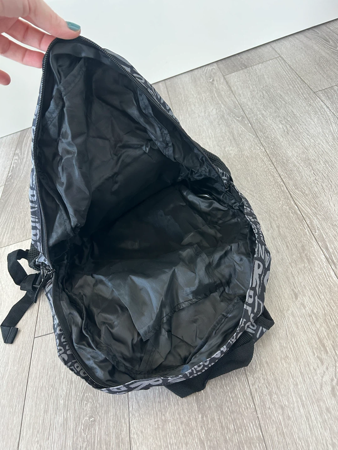 Hard Rock Cafe Black City Print Backpack - photo 4