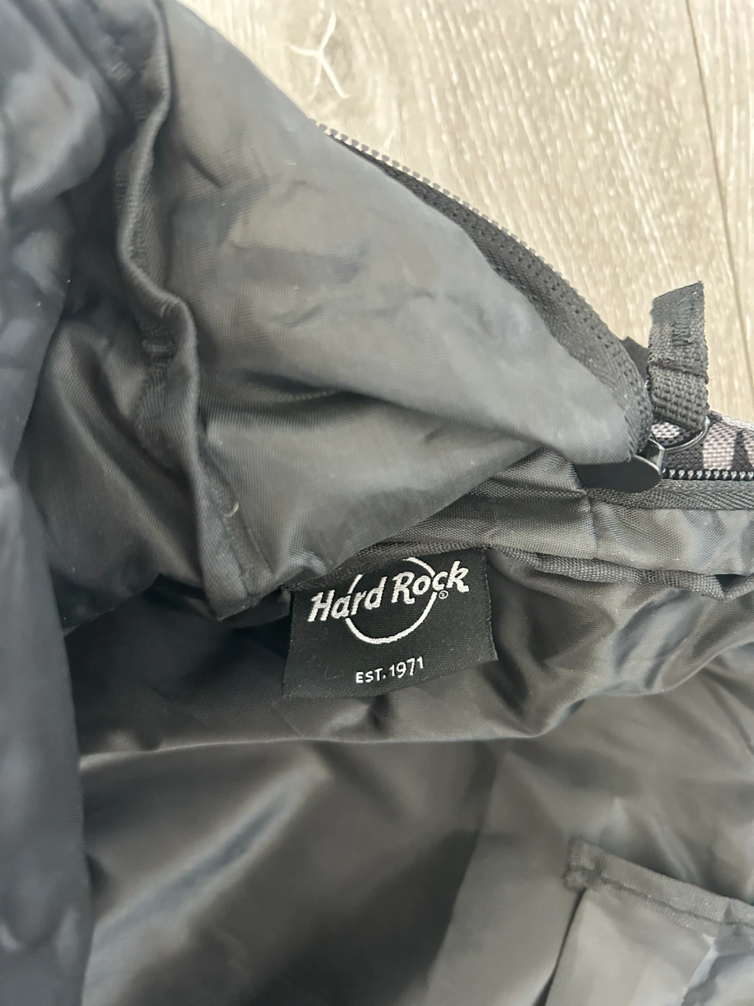 Hard Rock Cafe Black City Print Backpack - photo 5