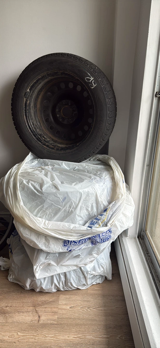 Set of 4 Yokohama iceGUARD iG53 Winter Tires - photo 2