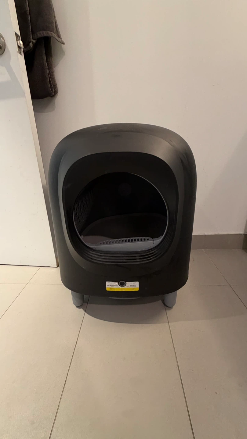 Self-Cleaning Cat Litter Box (Petree, Black) — $200