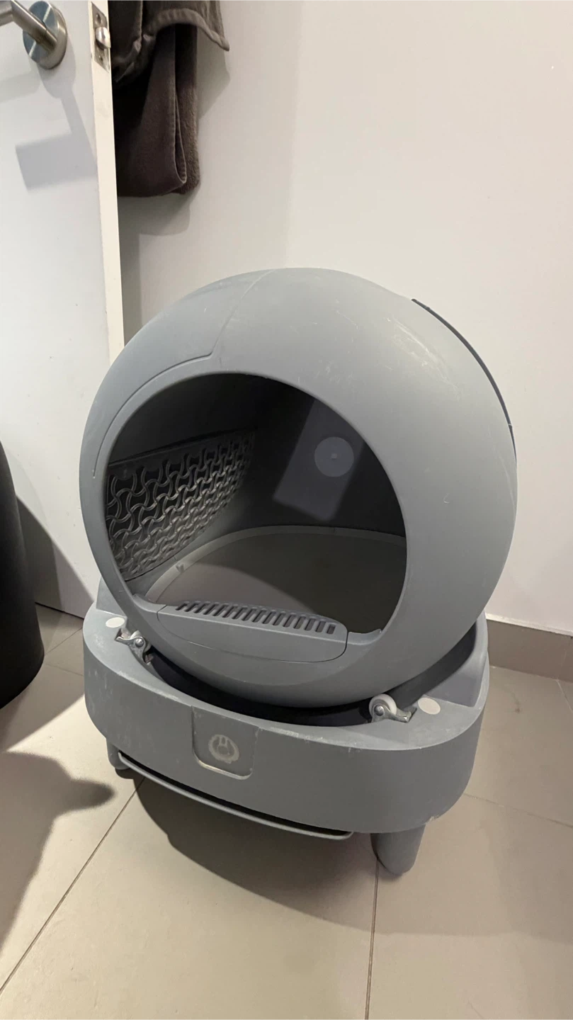 Self-Cleaning Cat Litter Box (Petree, Black) — $200 - photo 3