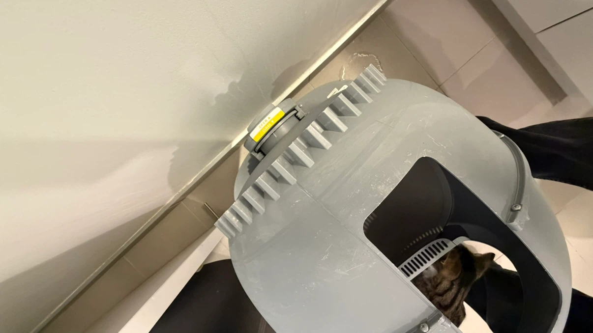 Self-Cleaning Cat Litter Box (Petree, Black) — $200 - photo 4