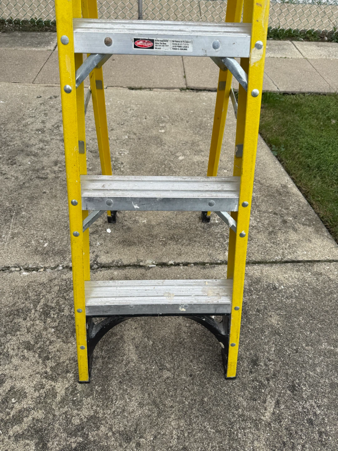 Husky 4' ft Type I Step Ladder. $35.00 or best offer. - photo 5