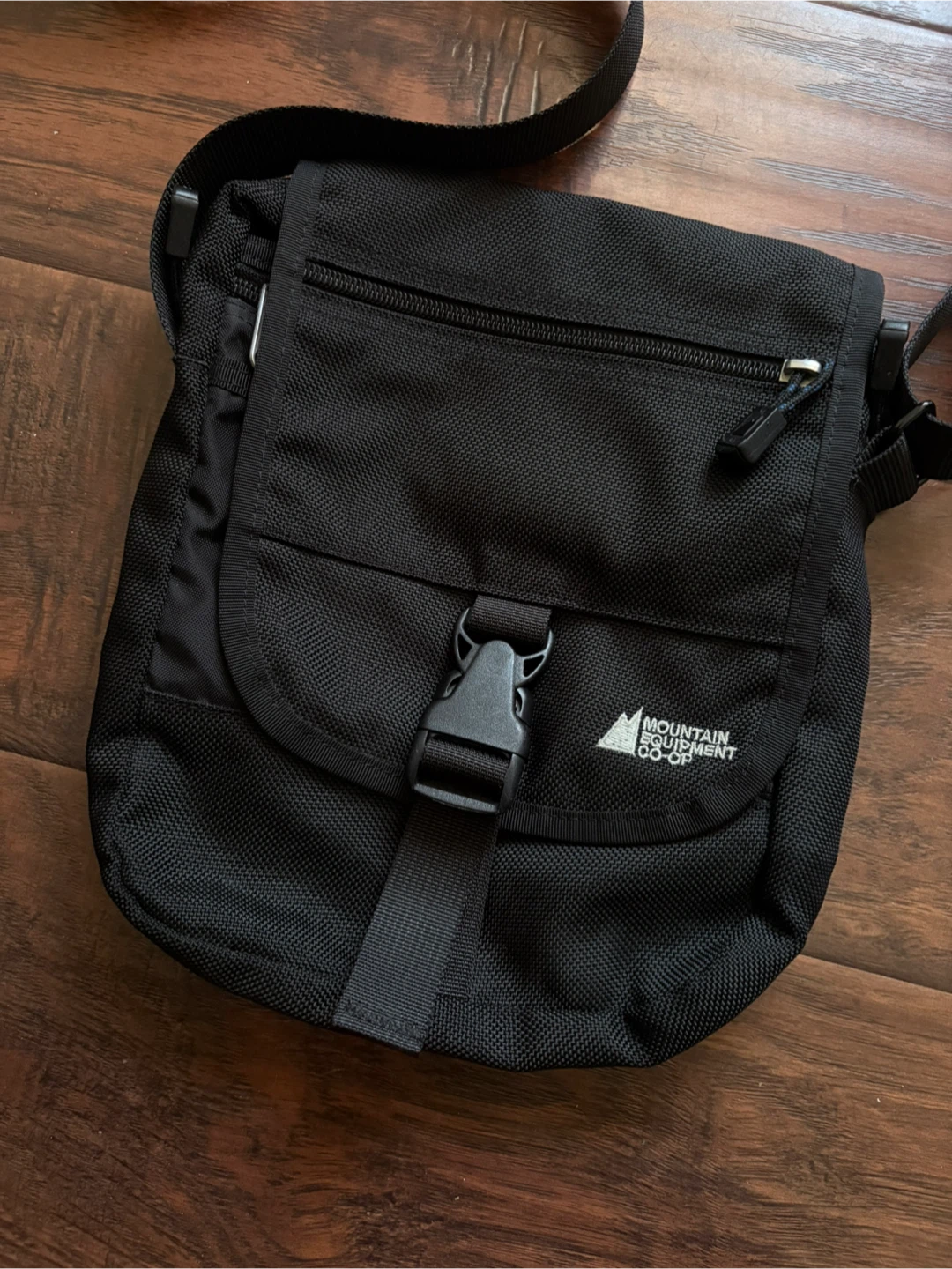 Vintage MEC Mountain Equipment Coop crossbody sling bag - photo 2