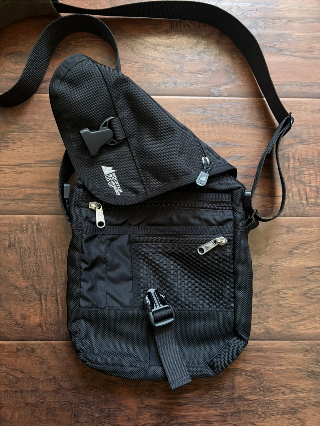 Vintage MEC Mountain Equipment Coop crossbody sling bag - photo 3