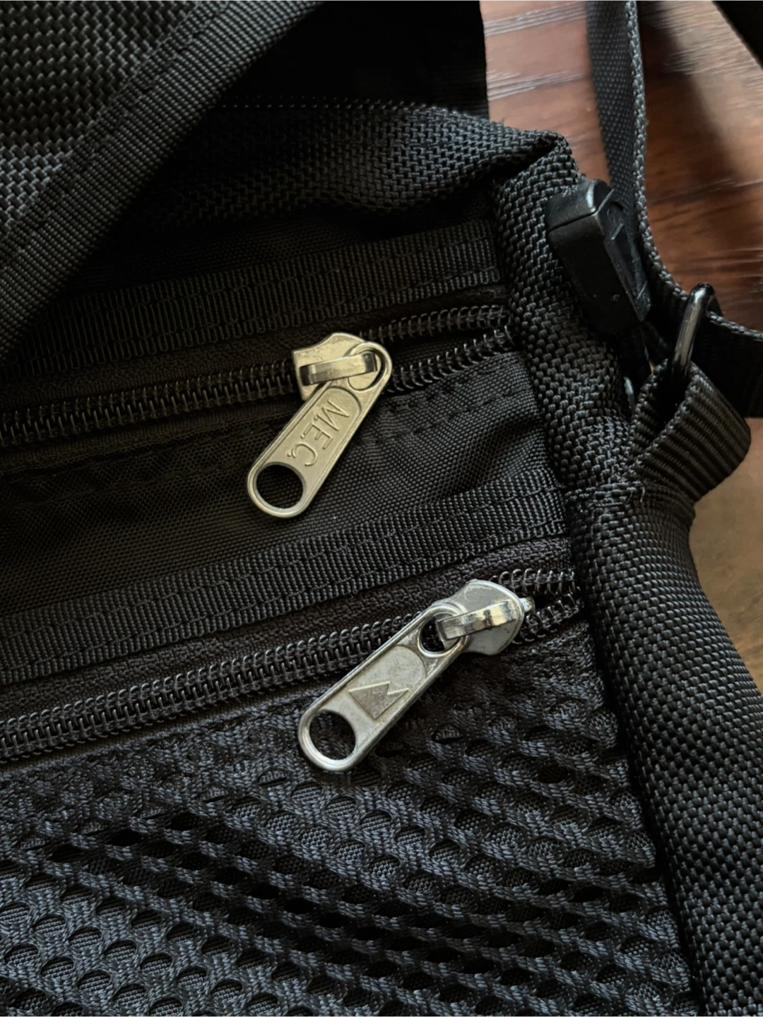 Vintage MEC Mountain Equipment Coop crossbody sling bag - photo 4