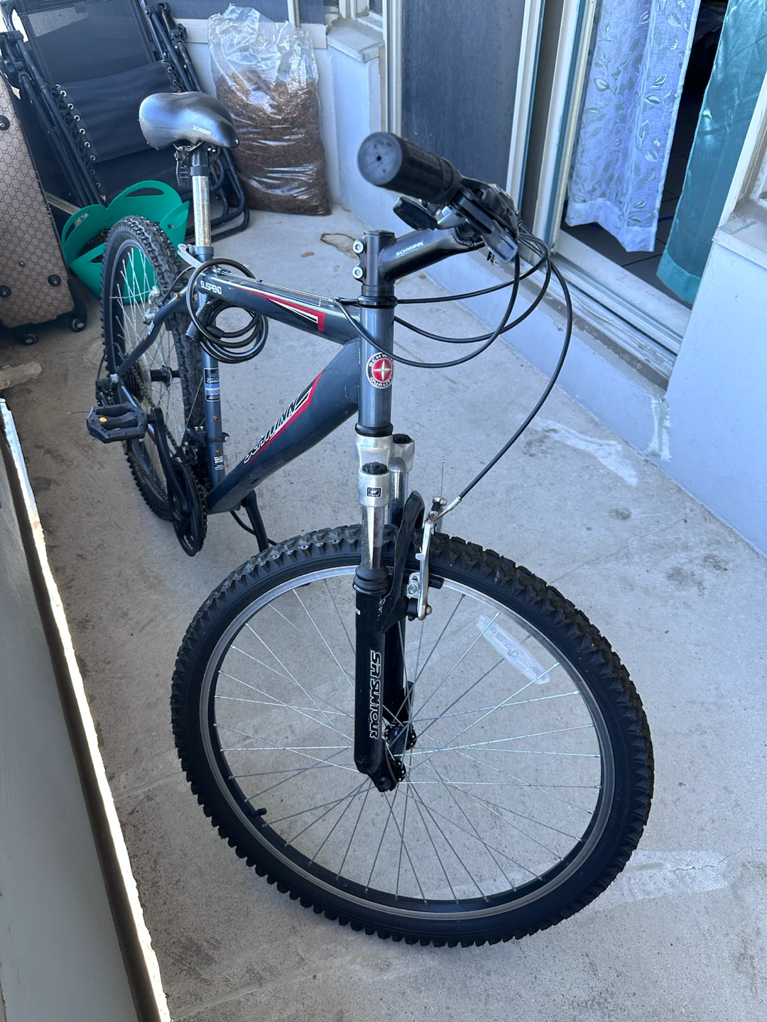 LIKE NEW Schwinn Bicycle - photo 3