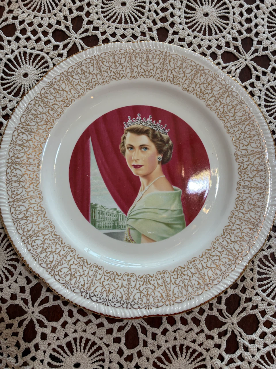 Queen Elizabeth II Commemorative Plate