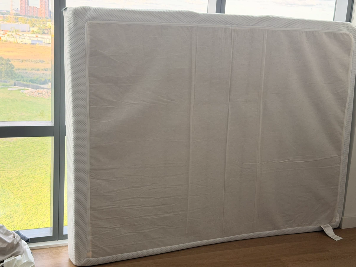 Full Size White Mattress Foundation - photo 2