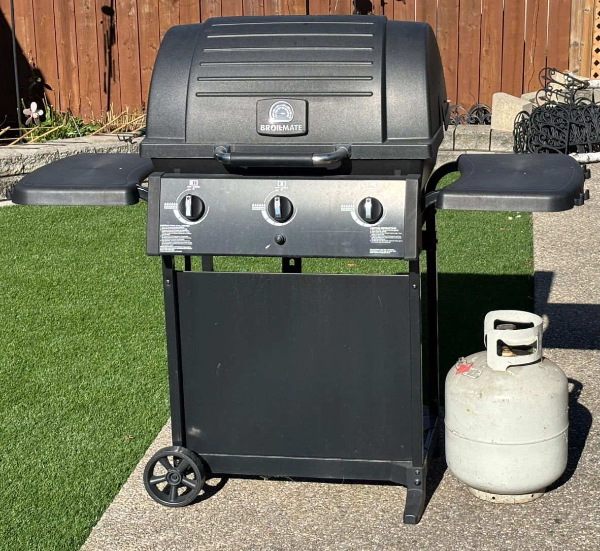 Broil-Mate 3-Burner Propane BBQ
