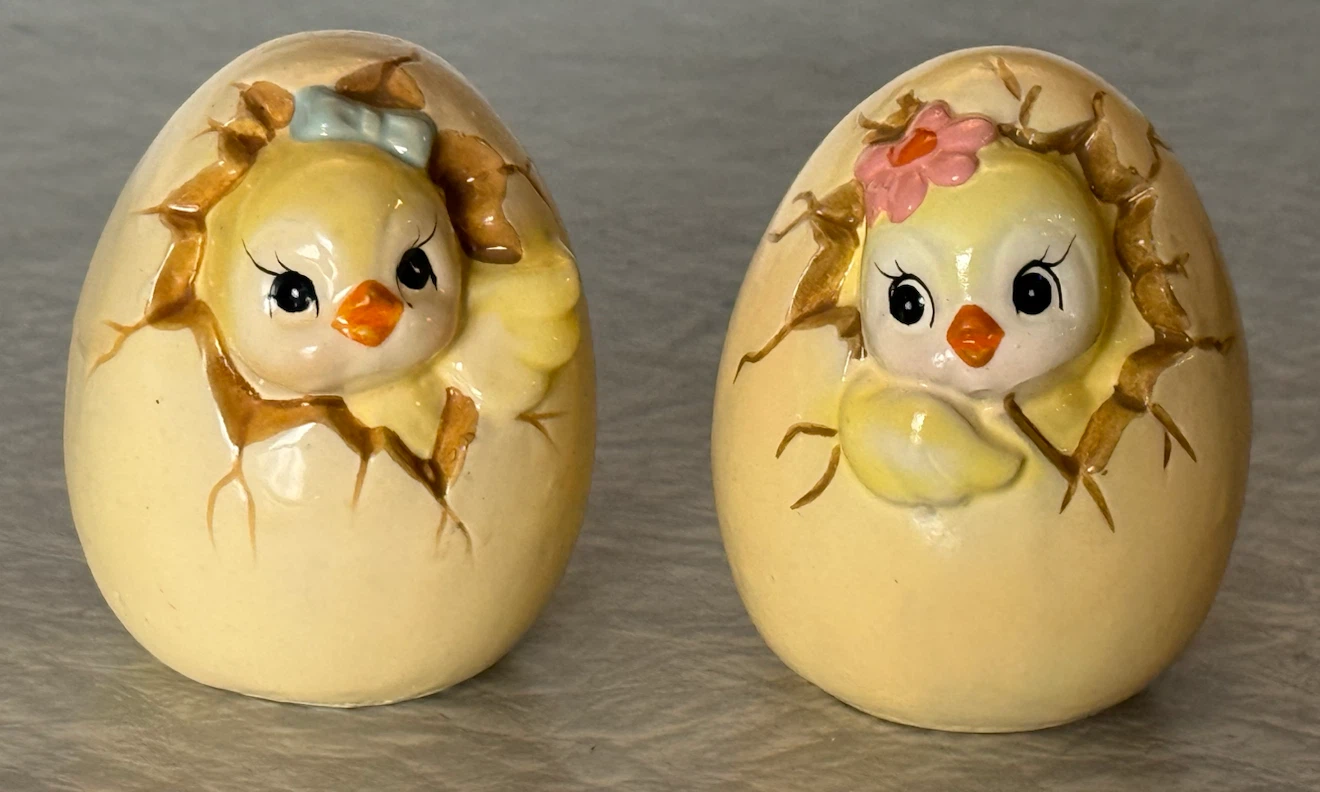 Vintage Chicks in Egg Salt and Pepper Set