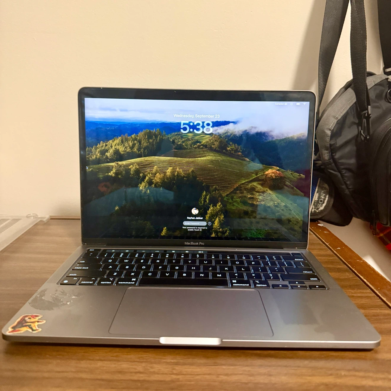 MacBook Pro M2 2022 13” – 94% Battery + Charger - photo 2