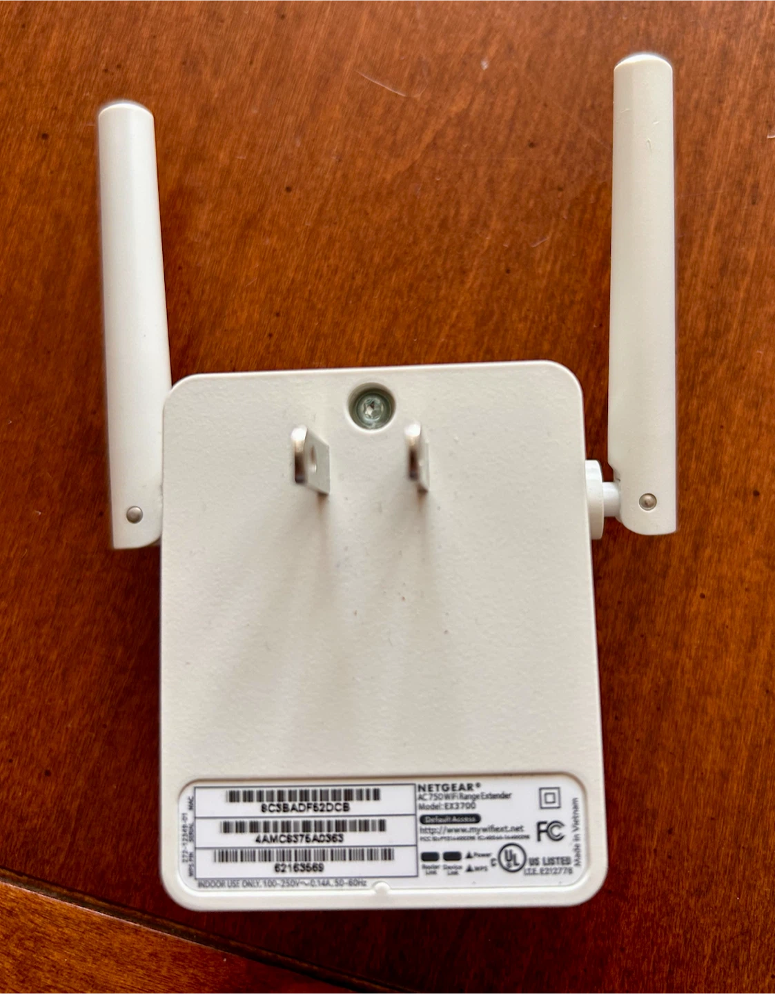 Netgear AC750 WiFi Range Extender EX3700 - photo 2