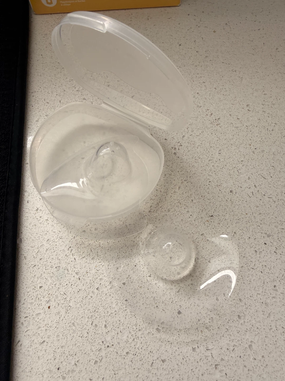 Medela Nipple Shields with Carrying Case