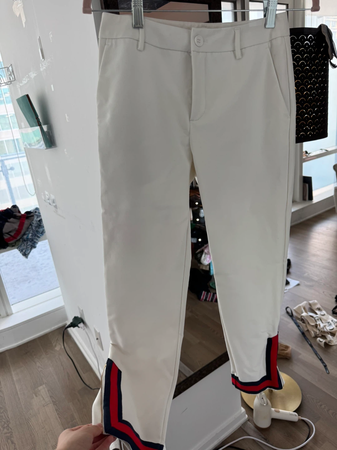 Gucci styling White Cropped Trousers with Side Stripe - photo 5