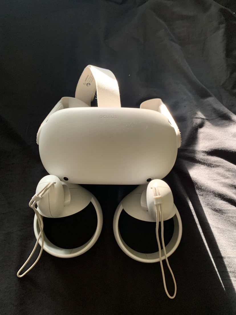 Oculus Quest 2 VR Headset with Controllers