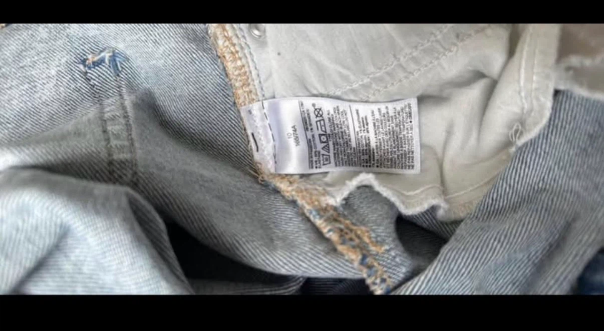 Old Navy Light Wash Jeans - 10 - photo 2