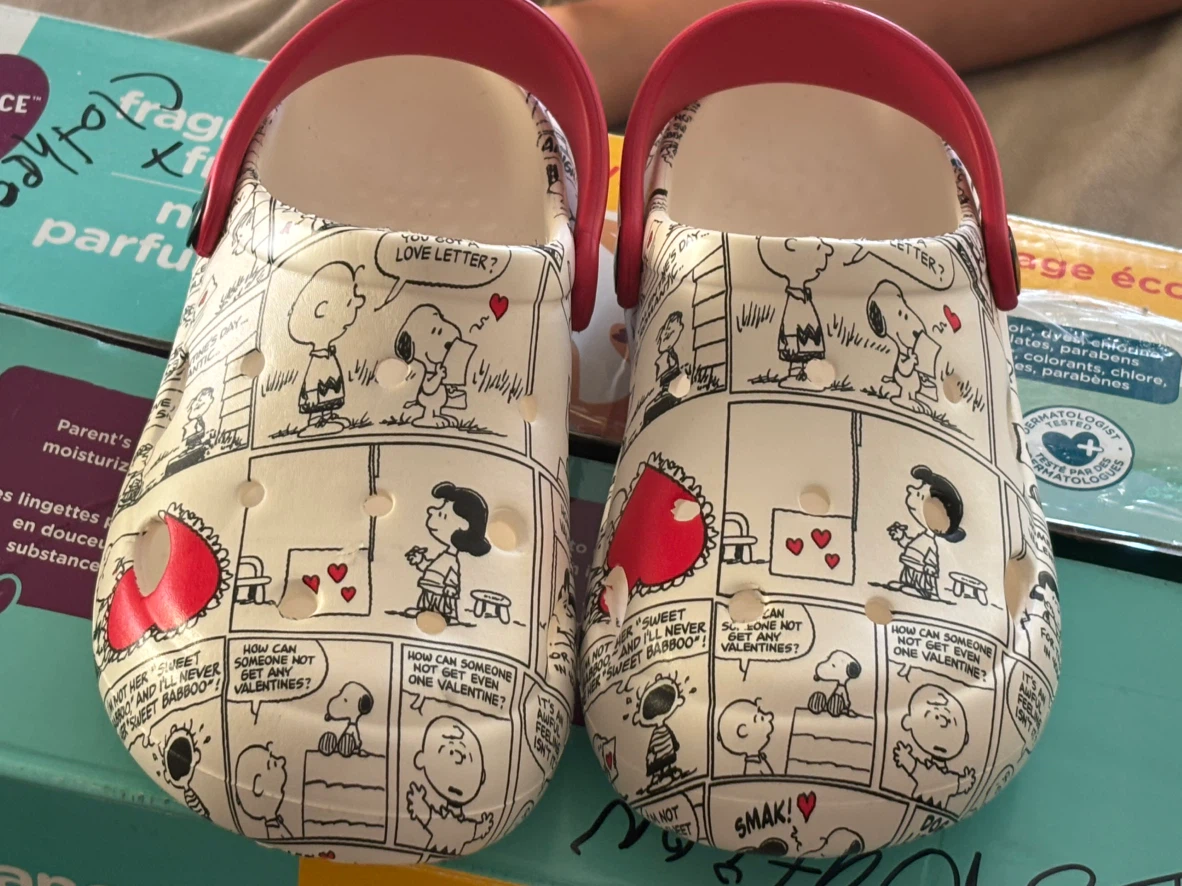 Brand new!Peanuts Snoopy Crocs Clogs - photo 2