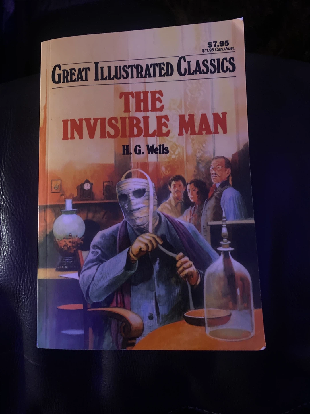 The Invisible Man by H.G. Wells - Great Illustrated Classics