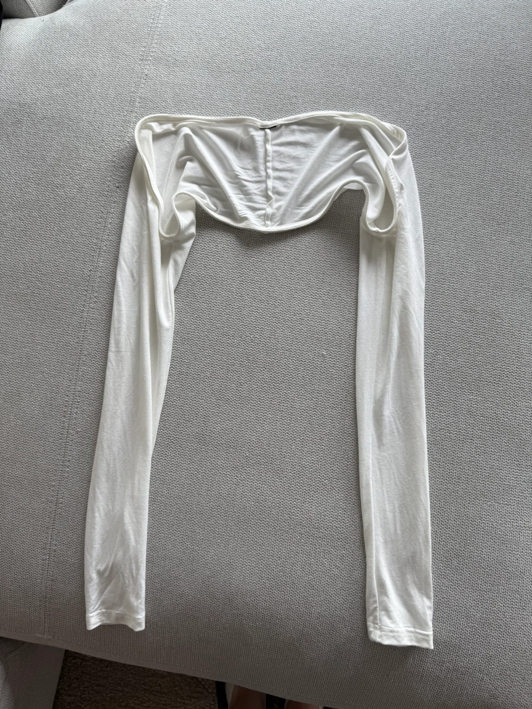 White long-sleeve shrug - photo 2