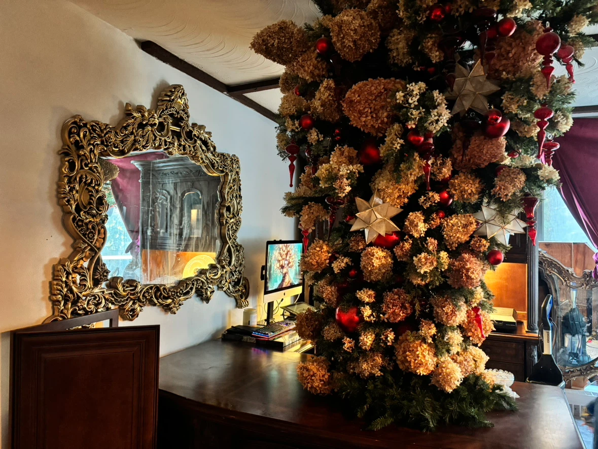 Ornate Gold Framed Wall Mirror - photo 2