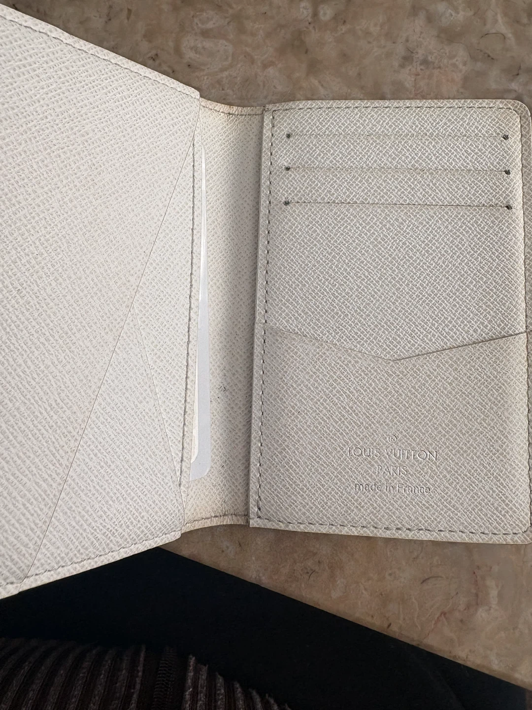 Louis Vuitton White Monogram Card Holder - photo 2
