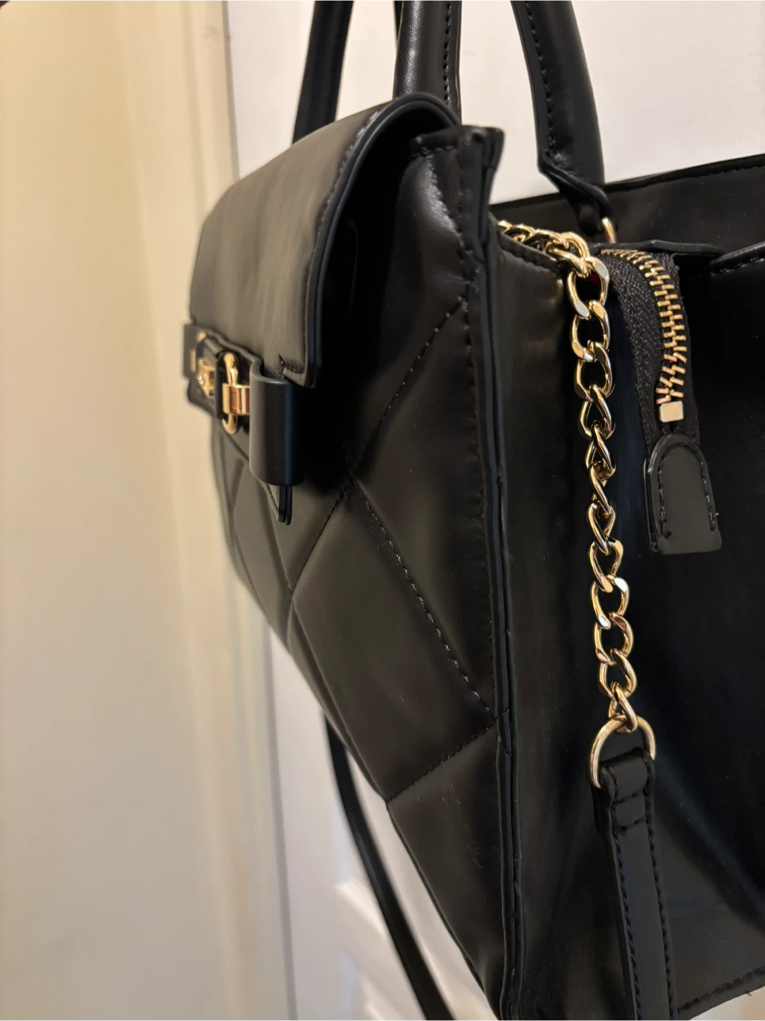 Guess Black Quilted Satchel Handbag - photo 3