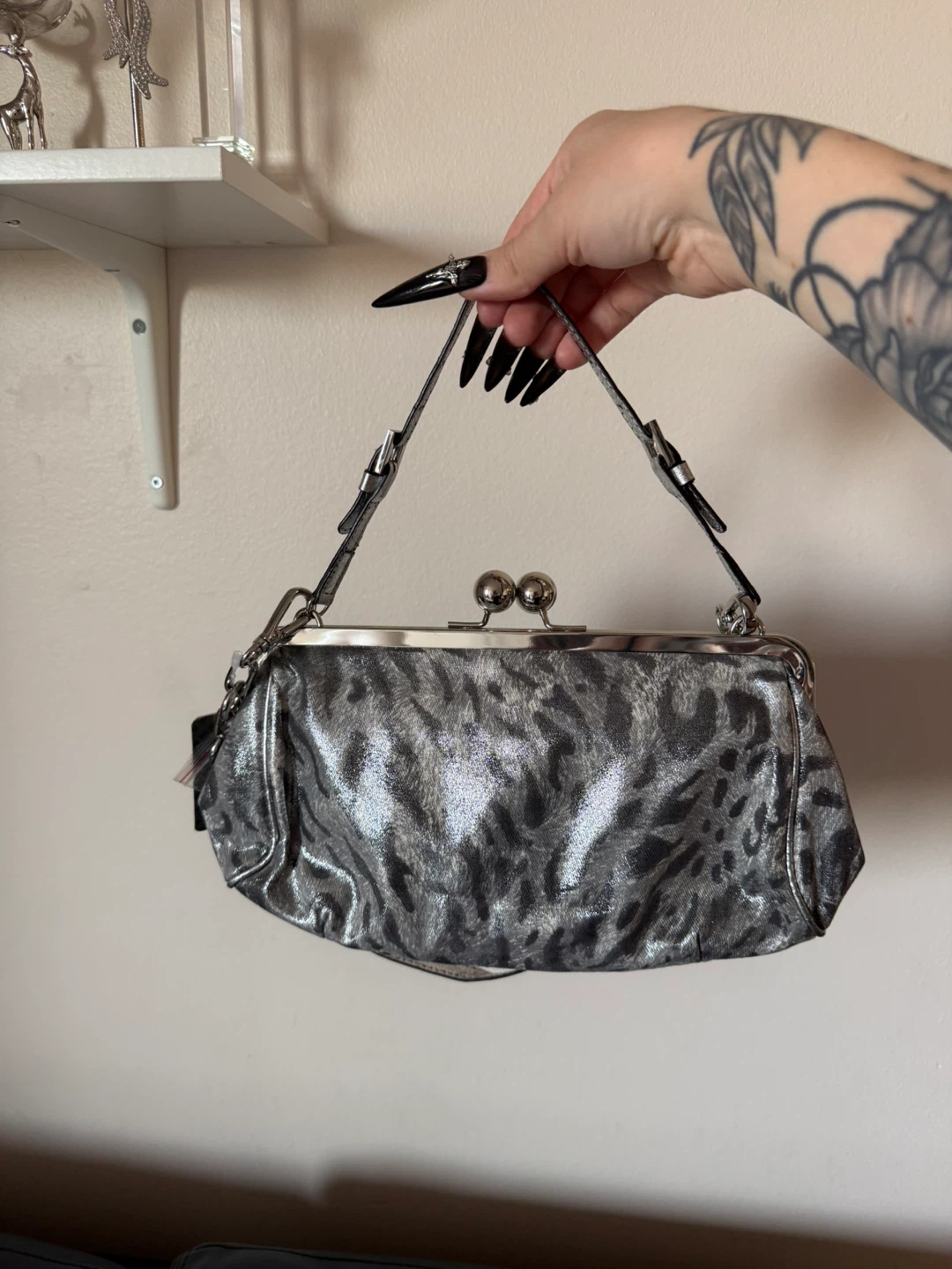 Guess Silver Animal Print Kiss-Lock Handbag - photo 2