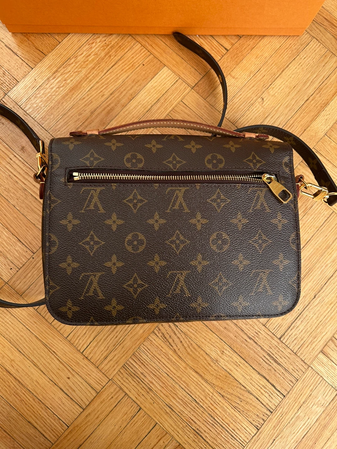 Louis Vuitton Monogram Pochette Metis - photo 3