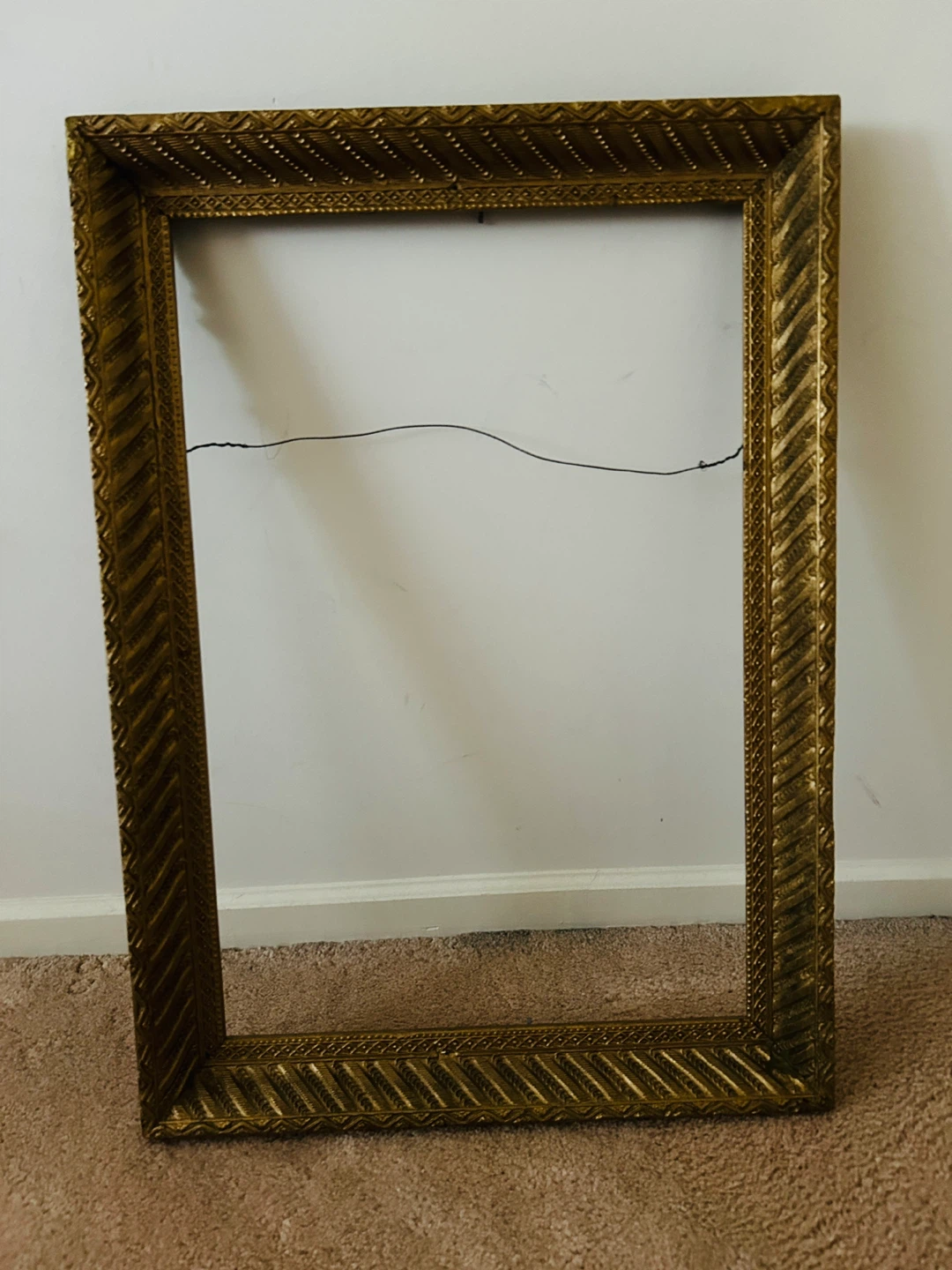 1890s 25 by 18-inch Picture Frame - photo 3