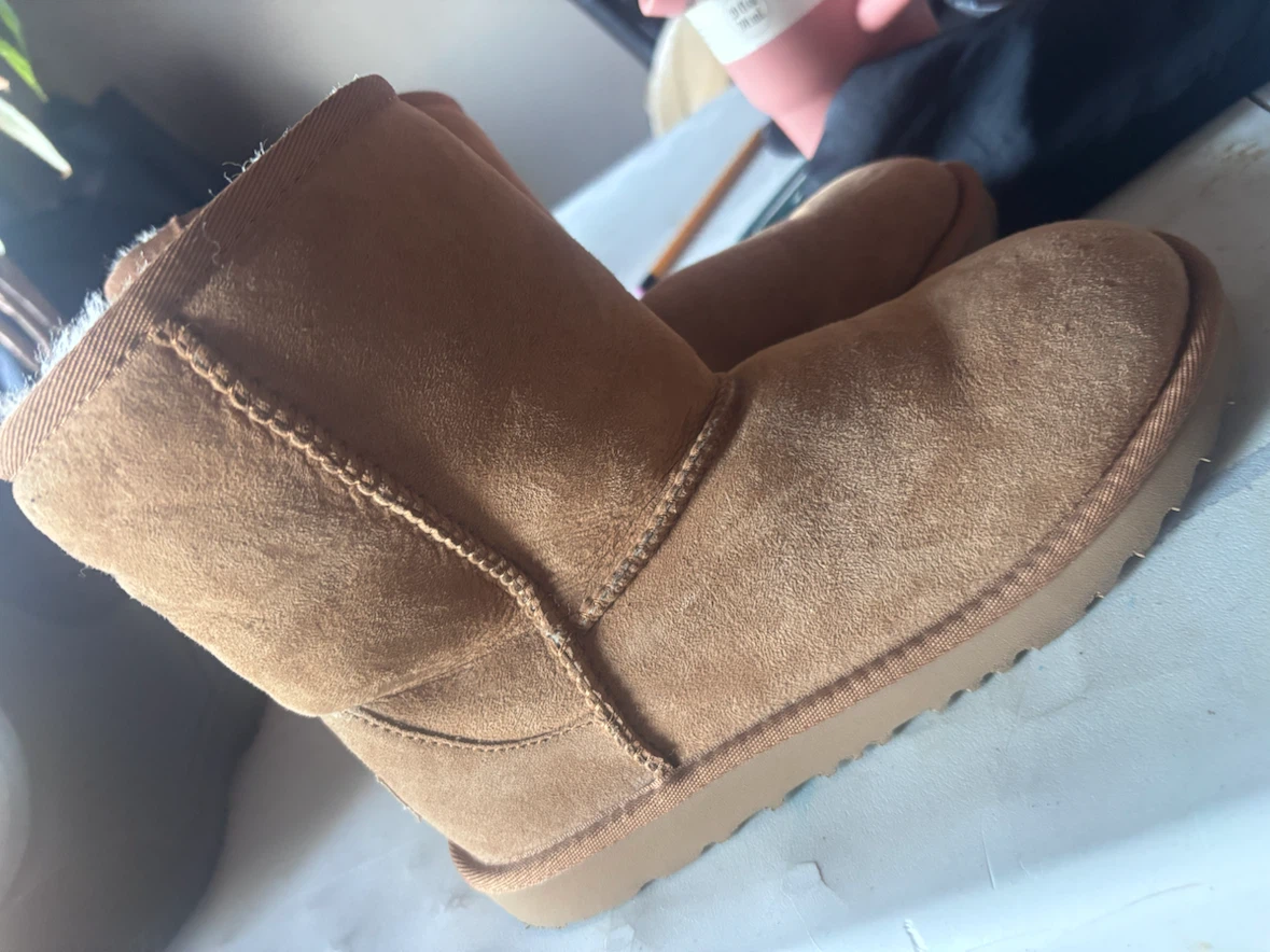 UGG Classic Boots Girls size 4