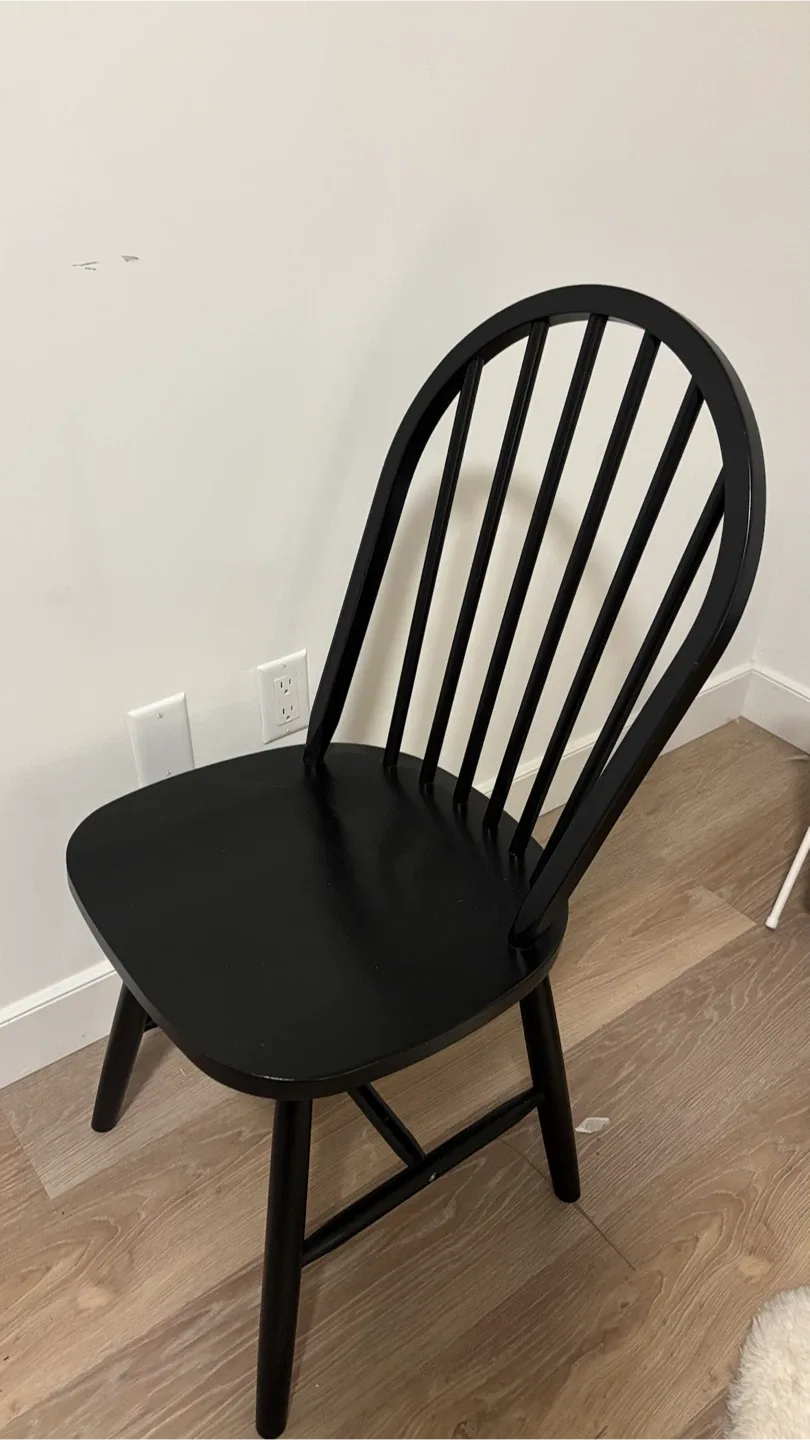 Safavieh Black Oval Spindle Back Dining Chair Price: $50 - photo 2