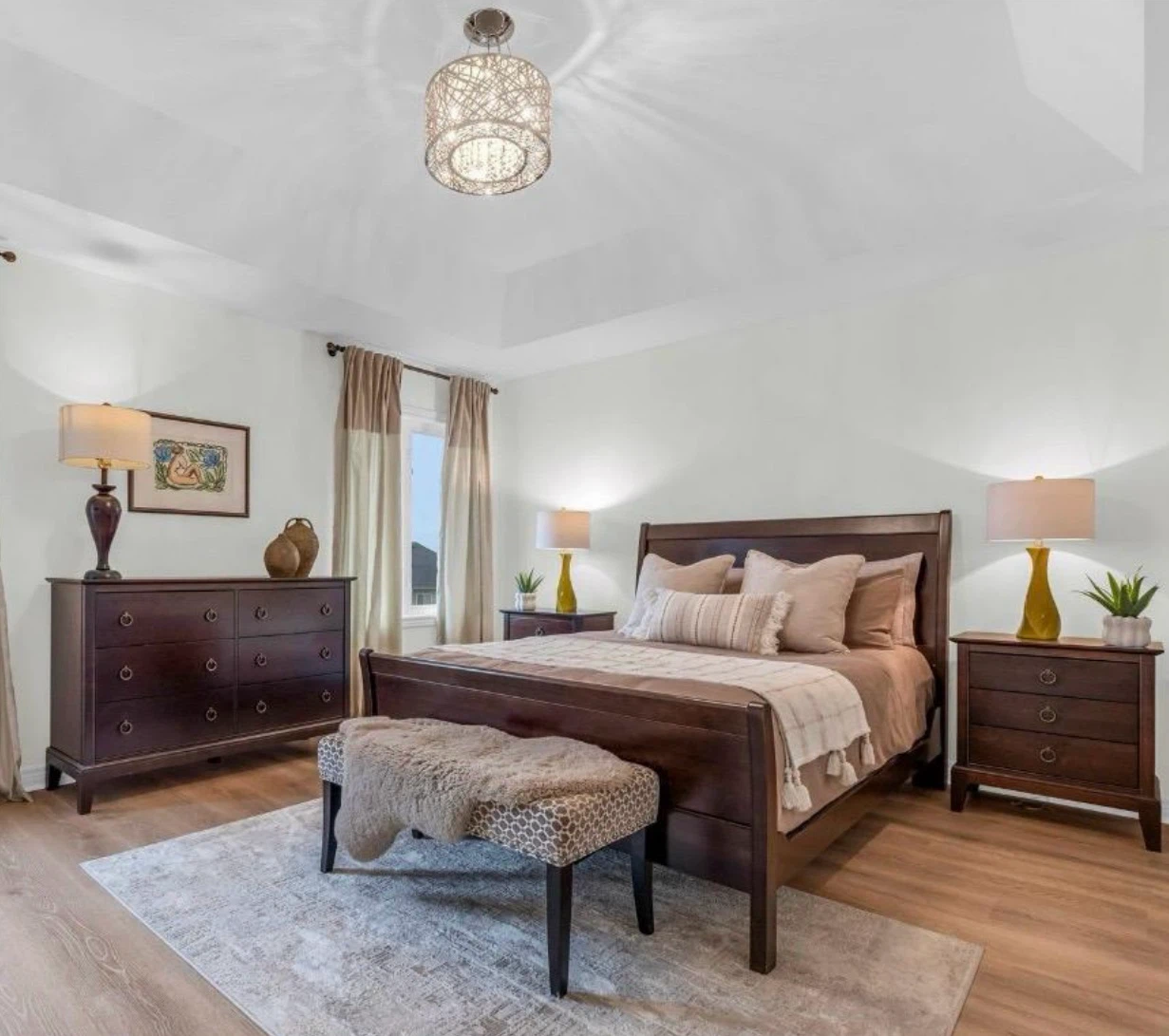 Bedroom furniture queen size