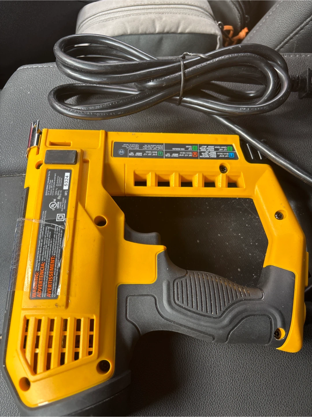 DeWalt DWHT75021 Electric Multi-Tacker