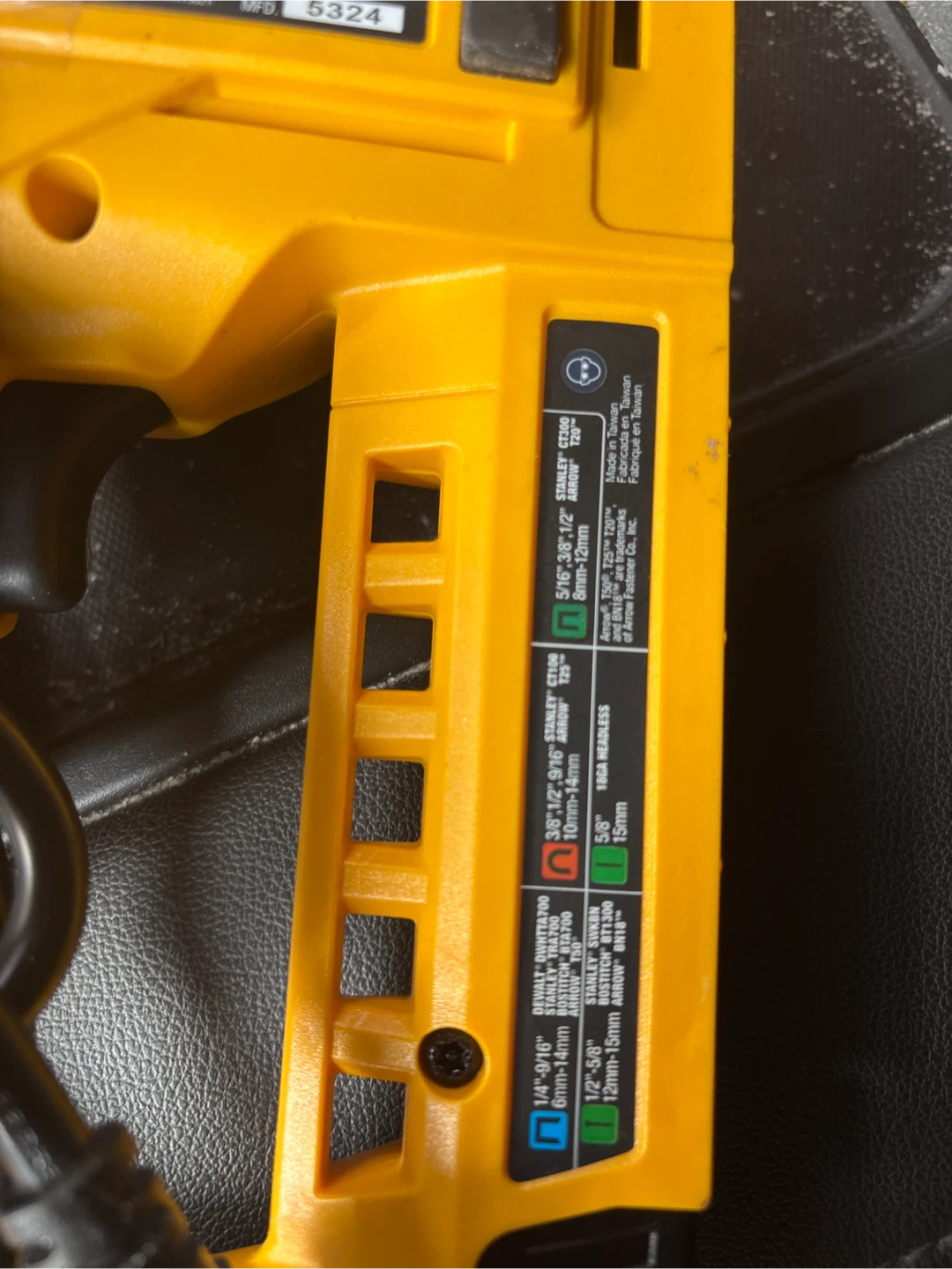 DeWalt DWHT75021 Electric Multi-Tacker - photo 2