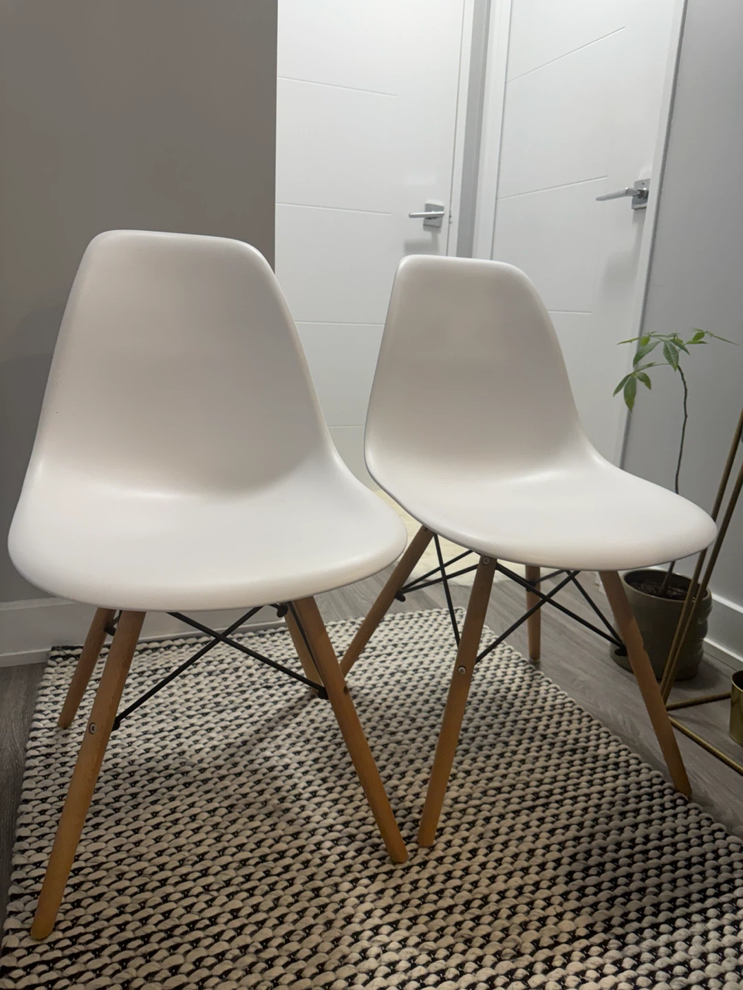 Set of 2 Eames-style dining chairs