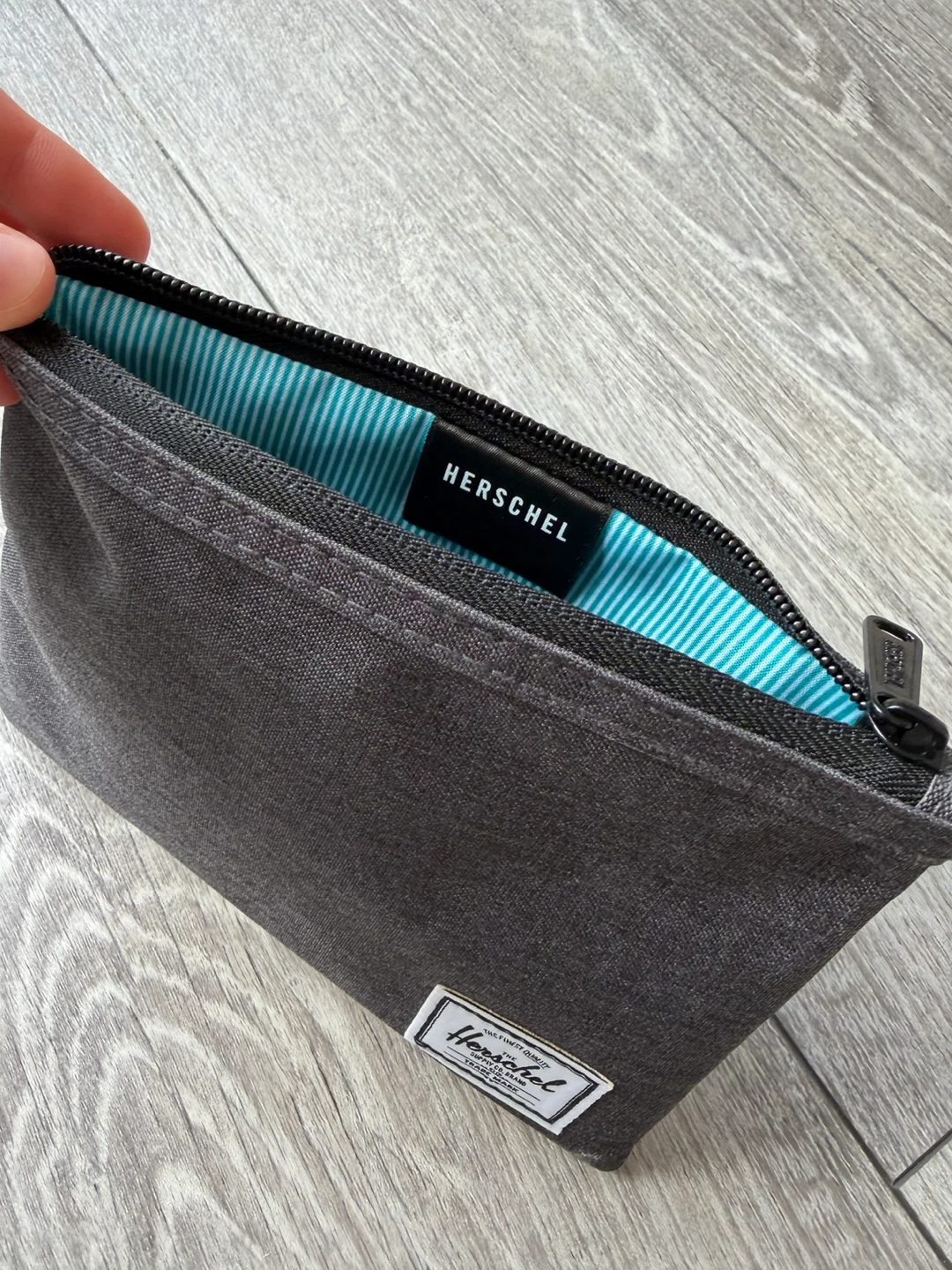 Herschel Supply Co. Zip Pouch - photo 3