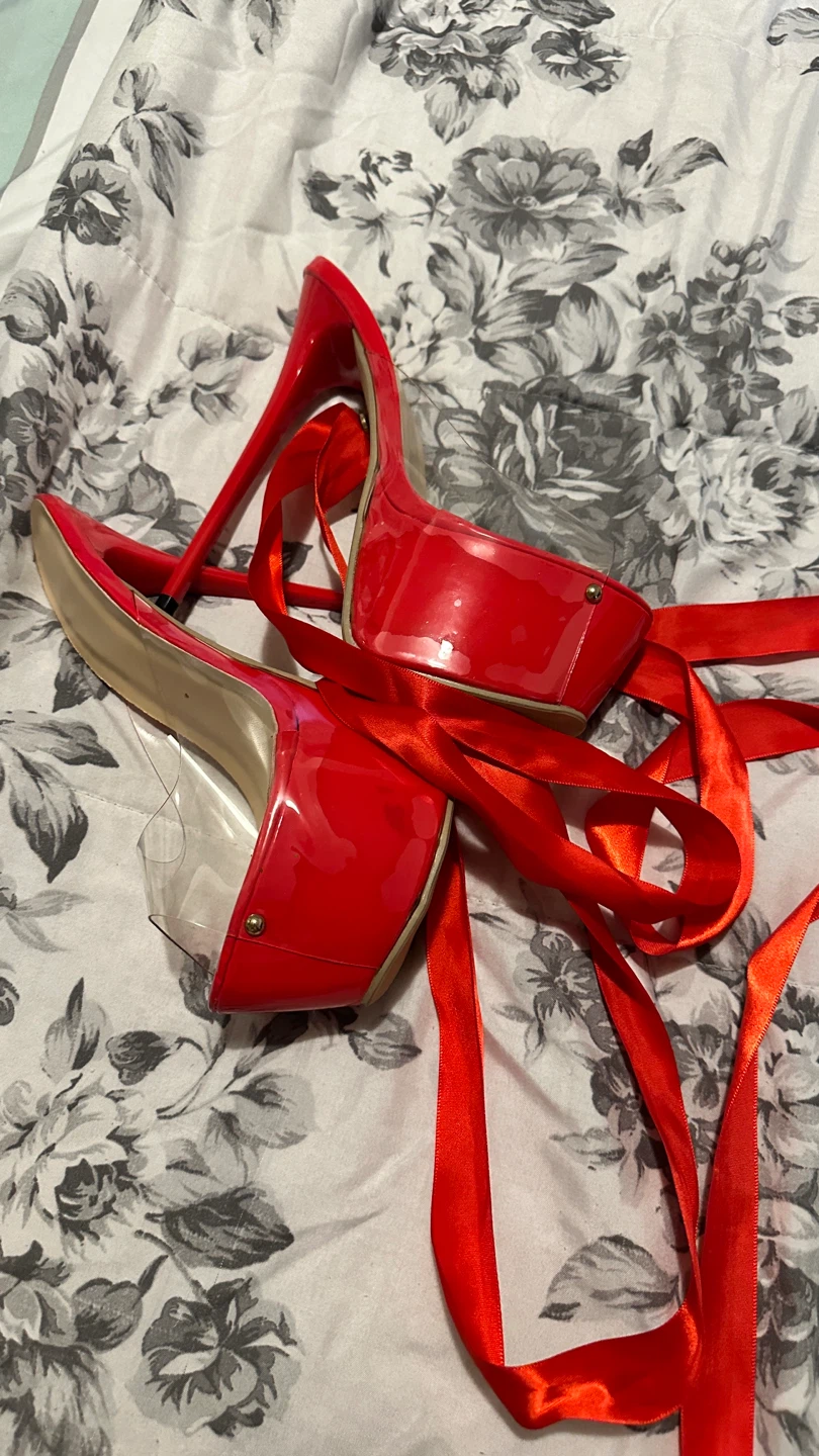 Red platform stiletto heels with ribbon - photo 2