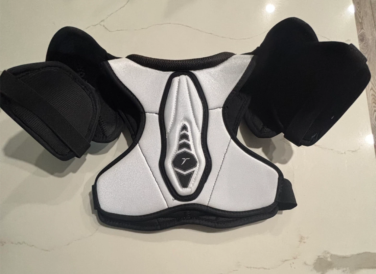 CCM Tacks Ultra Youth Hockey Shoulder Pads Size YT Small - photo 5