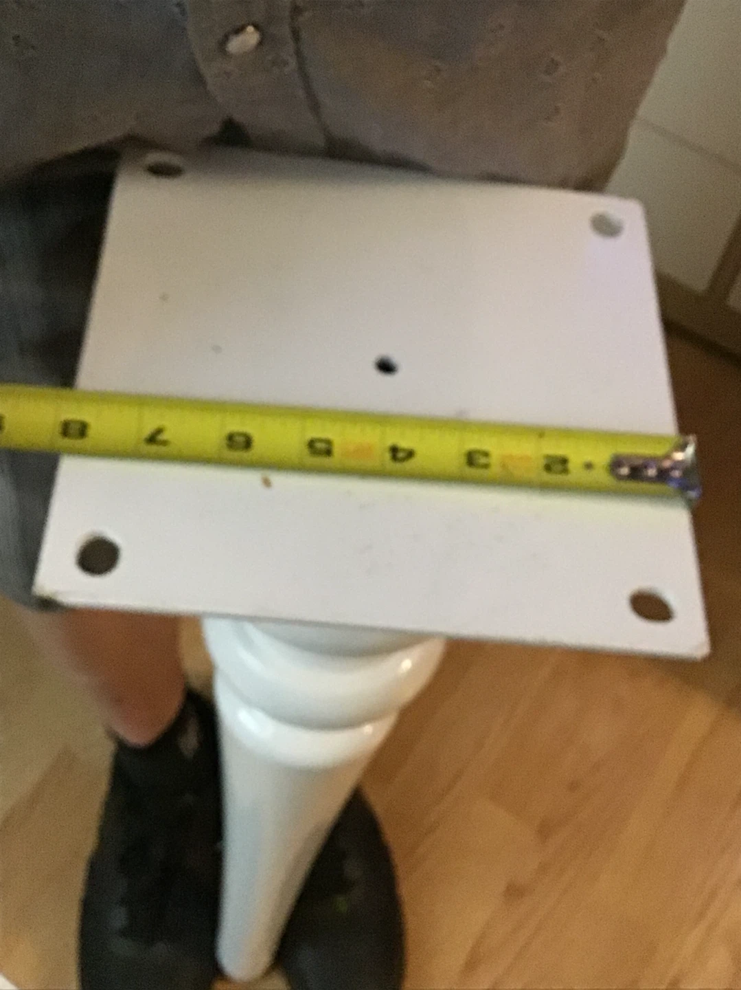 White furniture table leg - photo 2